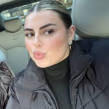 Who is a good lash extension technician in Bowling Green available