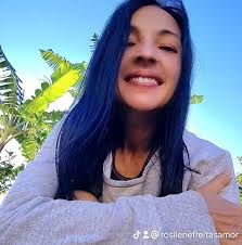 Existem viagens que não acontecem de avião, carro ou estrada. Existem  viagens que acontecem dentro da gente. Às vezes a gente precisa reviver o  passado para entender a força que nos trouxe