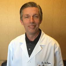 About Dr. Elizabeth Lyons