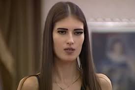 BILA JE NAJVEĆI BLAM, A SADA... Pogledajte šok transformaciju rijaliti  učesnice, uživa na jahti i NAPLAĆUJE svoje telo! (FOTO)