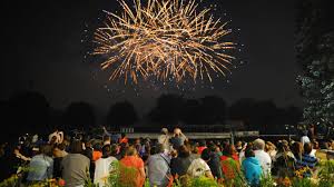 Le feu d'artifice du 14 juillet 2020 est annulé cette année à marseille. Le Village Change De Formule Pour La Fete Du 14 Juillet