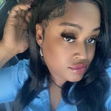 Faye Ware's Instagram, Twitter & Facebook