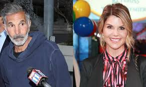 Mossimo is a sportswear and accessories american company, founded in 1986 by designer mossimo giannulli and owned by iconix brand group since 2006. Lori Loughlin S Husband Mossimo Giannulli Released From Custody Pictured Leaving Court