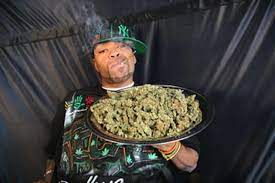 Wallpapers of rappers smoking fat blunts of dank weed! Rappers And Blunts Wallpapers For Android Apk Download