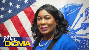 My DCMA: Maxine Leonard, staff accountant > Defense Contract Management  Agency > Article View