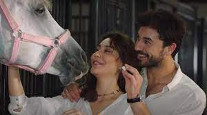 Yaz dizilerini yakından takip edenler kalp yarası dizi konusu nedir, oyuncuları kimler diye merak ediyor. Kalp Yarasi Oyunculari Ve Karakter Isimleri Kalp Yarasi Hangi Gun Nerede Cekiliyor Magazin Haberleri Milliyet