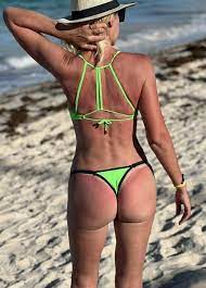 Locura por la foto de Marcela Baños en bikini colaless desde Punta Cana