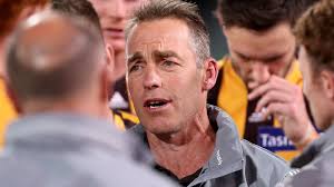 Tur mağlubiyetinden sonra, clarkson'un adelaide'deki bir otelin önünde bir hayranın boğazını kaptığı izlenimi veren görüntüler yayınlandı. Afl Alastair Clarkson Slams Compromised Draft Warren Tredrea Backs Call Hawthorn Hawks