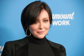 Brenda and dylan in love. Shannen Doherty Is Officially In For Fox S Meta 90210 Revival Vanity Fair