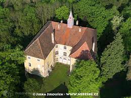 Zámek, hostinská, divadlo na vinohradech, režie natália deáková 2011 william shakespeare : Zamek Osecany Databaze Domu S Historii
