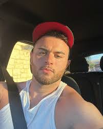 Chris Viola's Instagram, Twitter & Facebook