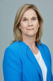 Chandra Redding's Instagram, Twitter & Facebook