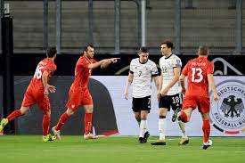 De competitie is verdeeld in meerdere klassen waarvan de bundesliga de hoogste is. Duitsland Zet Zichzelf Voor Schut Tegen Oranje Opponent Noord Macedonie Voetbal International