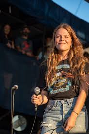 Maggie Rogers Performing At Newport Folk Festival On July 29 2018 In 2020 Folk Fashion Folk Festival Style