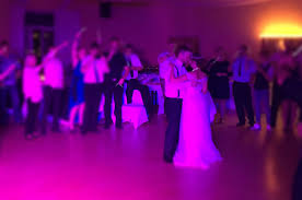 Als leidenschaftlicher und routinierter hochzeits dj und moderator bereite ich als dj sebbl ihnen einen unvergesslichen tag für hochzeiten in nürnberg, fürth, erlangen und umgebung! Hochzeits Dj Lollo Franken Bayern Jetzt Buchen