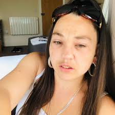 Hey I'm looking for quick but easy ways to lose weight .so I was hoping if  anyone had tips or tricks for losing weight ina short amount of time pls  message me