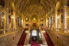 Budapest royal palace (királyi palota) mt. Bilety Parlament I Rejs Po Dunaju Alternatywny Budapeszt