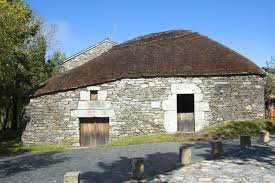 Traditional Type Of Housing In The Ancares Area Called Pallozas Types Of Houses Vernacular Architecture House Styles