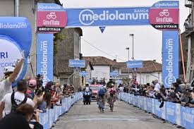 The giro d'italia started in 1909 and the 2021 race is the 104th edition. Xxazknrndng5 M