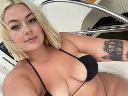 I paid £48k for curves but trolls call me gross – Im so hot theyre  jealous - Daily Star