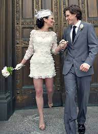 21 Photos Of Brides Grooms Bridal Parties Who Totally Rocked Wearing A Hat To The Wedding City Hall Wedding Dress Civil Wedding Dresses Vegas Wedding Dress
