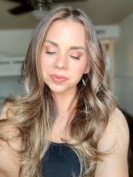 Shayna Hill's Instagram, Twitter & Facebook