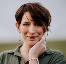 Misti White's Instagram, Twitter & Facebook