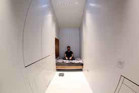 We visited architect leonardo di chiara on his road trip from berlin to rome in his mobile tiny house on wheels, avoid. Tiny House Quale Sviluppo Intervista A Leonardo Di Chiara Habitante