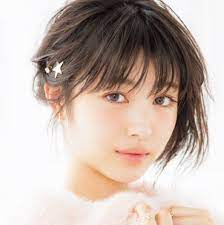 浜辺美波ちゃんが大好きな高校生です 浜辺美波ちゃんを知ったのは キラピチ という小中学生向きの雑誌でそのときからずっと浜辺美波ちゃんが大好きです 美波ちゃんの優しい性格 天然なところ 透明感のあるところ 女優としての演技力 表現力 沢山の魅力を