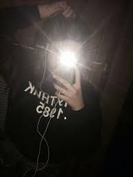 Aesthetic Black And White Mirror Selfie With Flash Pin Oleh Haya S Abu Shakra Di Top Fotografi Gambar Gadis Korea