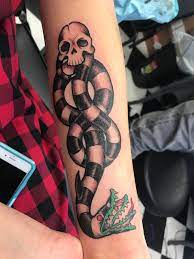 Sandworm, beetlejuice, beetlejuice beetlejuice beetlejuice, sandworms of saturn, its showtime, simpatico, lets turn on the juice and beetlejuice, sandsnake, snake, worm, stripes, black, white, halloween, sandworm, tim burton, sand. Sand Snake Beetlejuice Tattoo Elegant Arts Tattoo