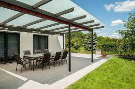 Beete können auf verschiedene weise vor und auf der terrasse integriert werden. Dreierlei Terrassengestaltung Klassisch Modern Mediterran Haas Blog