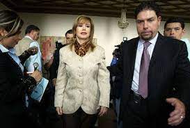 El mero mero hero de esta película, papá!! Marin Cinico Renuncia Ya Yo Si Le Creo