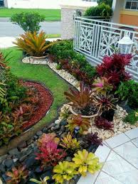 Nice 60 Front Yard Entrance Path Walkway Landscaping Ideas Https Wholiving Com 60 Front Yard Entrance Path Walkway Landsc Garten Vorgarten Tropische Garten
