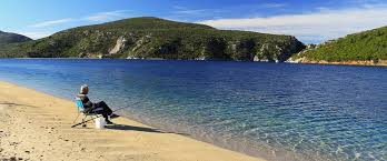 Acesta nu este doar un munte (2033 m), ci si o peninsula, in nordul greciei, in regiunea greceasca macedonia centrala, unde isi au locul 20 de manastiri, 12 schituri si o. Sithonia Grecia Travel With Sofia
