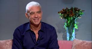 It is a brazilian news program only on sundays, it is on tv record, a brazilian tv emissor. No Domingo Espetacular Alexandre Correia Fala Sobre Sua Luta Contra O Cancer Bastidores O Planeta Tv