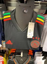 Since 2008, ajax fans have been heard singing the bob marley track 'three little birds' on their travels around europe, embracing and adopting it as their unofficial anthem. G O 2 H On Twitter Just Seen The Supposed 3 Little Birds Bob Marley Inspired Ajax Shirt In Sports Direct I Haven T Missed A Shirt Release Have I Https T Co 0bcl40mbdg
