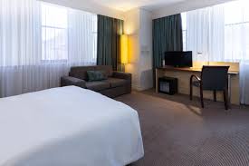 Easily the city's most recognizable landmark, table mountain towers over cape town just south of the city center. Holiday Inn Express Cape Town City Centre Cape Town South Africa Compare Deals