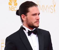 Kit Harrington Jon Snow Sleeked Man Bun Men S Long Hair For Formal Events Pricheska Muzhchiny Muzhskie Pricheski Muzhskoj Puchok