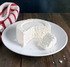 Arrange the sliced tomatoes over the cheese. Queso Fresco Frugal Hausfrau