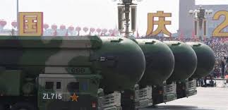 المفترض الصاروخ الي وزنه 21 طن يرجع ويسقط في المحيط، لكن الصاروخ خرج عن السيطرة واستمر بالدوران حول الأرض التقديرات تقول ممكن. ØµØ§Ø±ÙˆØ® Ø£Ø·Ù„Ù‚ØªÙ‡ Ø§Ù„ØµÙŠÙ† Ø®Ø±Ø¬ Ø¹Ù† Ø§Ù„Ø³ÙŠØ·Ø±Ø© Ø³ÙŠØ³Ù‚Ø· Ø¹Ù„Ù‰ Ø§Ù„Ø£Ø±Ø¶ Ø®Ù„Ø§Ù„ Ø£ÙŠØ§Ù…