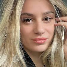 Laury (MAPR) : en couple, elle officialise avec son nouveau compagnon