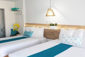 Consider the layout and square footage of the 2 bedroom apartments you tour to determine what works best for your needs. Affordable Hotel Guest Rooms In San Diego Hotel Point Loma