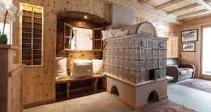 Negli anni successivi compagnoni proseguì nelle sue attività di guida alpina a valtournanche e di albergatore a cervinia. Deborah Compagnoni Piste Hotel Baita Fiorita Santa Caterina Valfurva