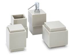 Kit Metro Psl Design Equilibrado E Funcional Para O Banheiro Conjunto Com Linhas Retas Que Surpreendem Pela Sobreposicao De Vol Banheiro Design Linhas Retas