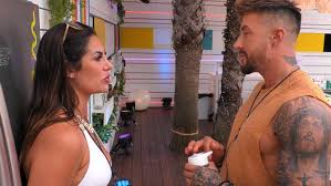 Contestant lucie donlan used the word several times in tuesday's episode. Love Island 2019 Die Heissen Neuzugange Dijana Und Asena Sorgen Fur Rasenden Puls Bei Den Mannern