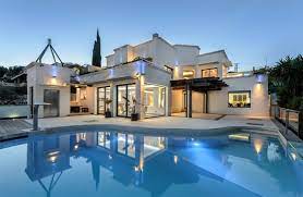 Die villa befindet sich auf einem 2.000 m² großen grundstück und bietet einen atemberaubenden blick über den golfplatz son vida in. 104998 Bendinat Luxus Designer Villa Pool Porta Mondial