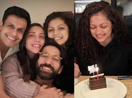 Parents To Be Nakuul Mehta And Jankee Meet Drashti Dhami After A Year Celebrate The Latter S Birthday In Advance Times Of India He dated drashti dhami for around 6 years before marrying her in 2015. parents to be nakuul mehta and jankee