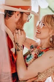 ❤️ COLOR POP ❤️ Wedding season is my favorite, especially when I show up  and nobody told me the theme was COLOR. I've never been so excited!