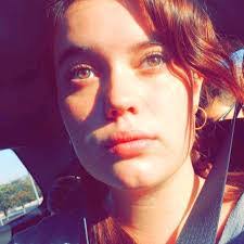 Noelle Hardin's Instagram, Twitter & Facebook